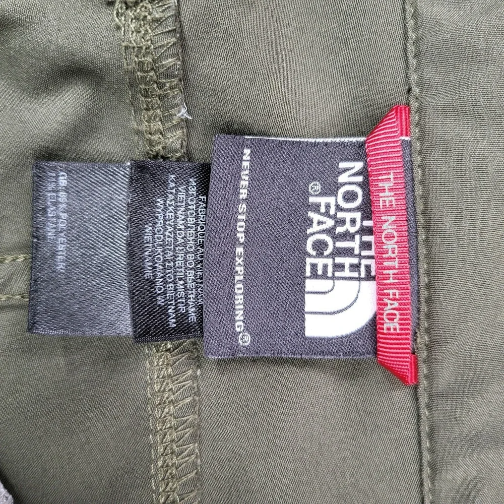 The North Face Shorts Mens 36 Green Stretch Hiking Belted 10 Inch Inseam Pockets